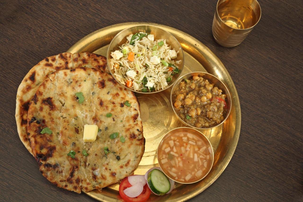 Oyo Mannat Residency Near Rohini Sector 18 Metro Station Otel Yeni Delhi Dış mekan fotoğraf