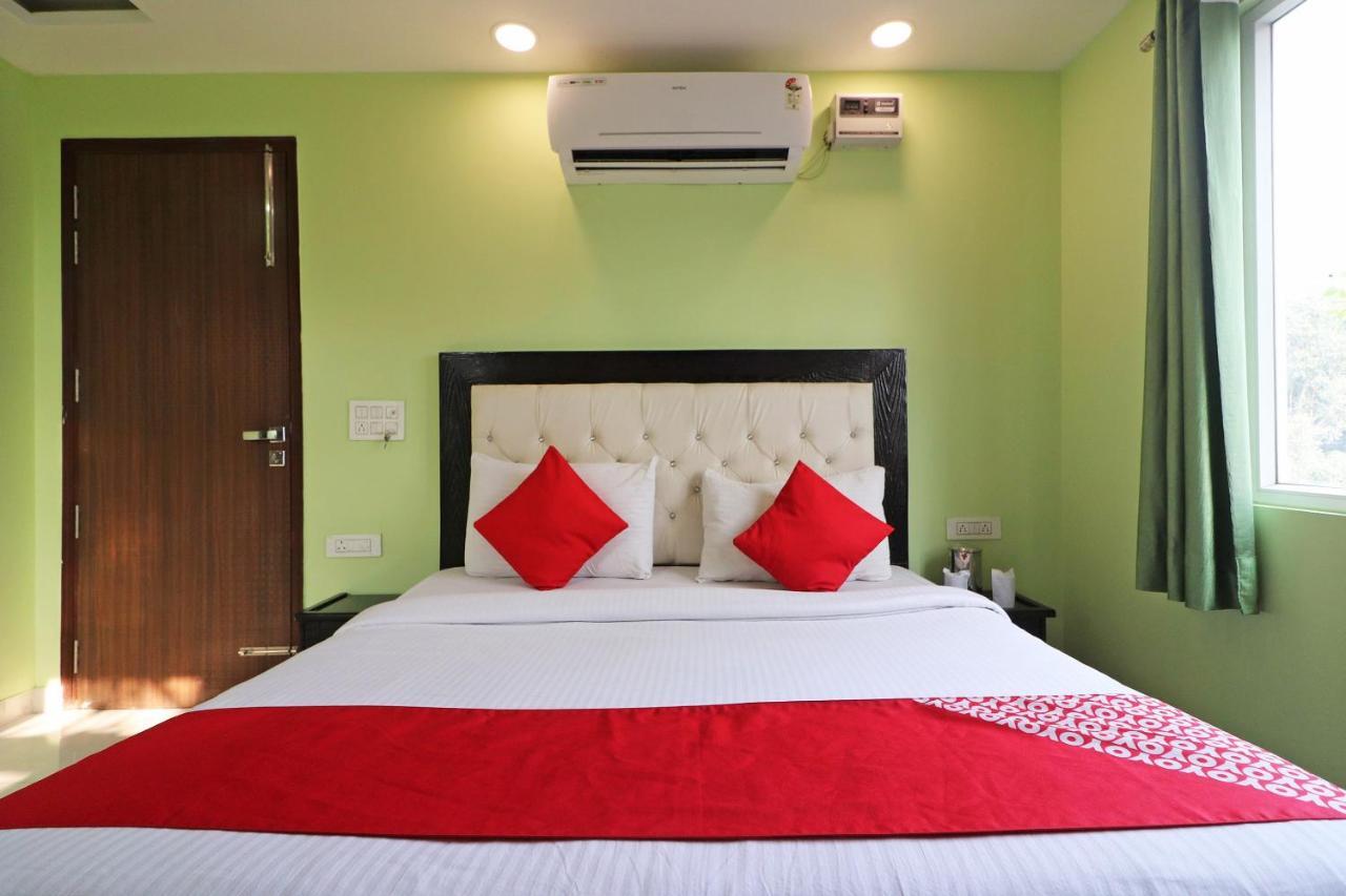 Oyo Mannat Residency Near Rohini Sector 18 Metro Station Otel Yeni Delhi Dış mekan fotoğraf