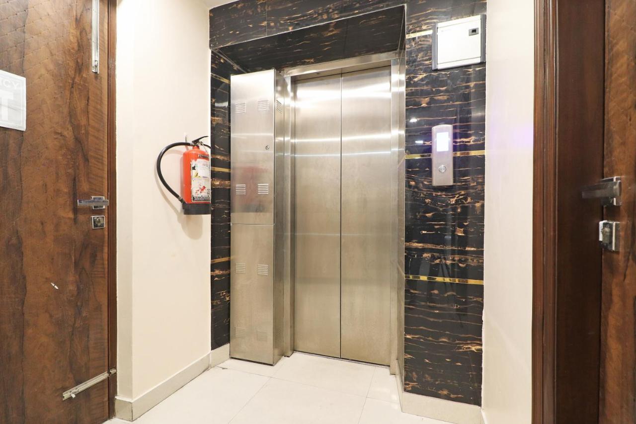 Oyo Mannat Residency Near Rohini Sector 18 Metro Station Otel Yeni Delhi Dış mekan fotoğraf